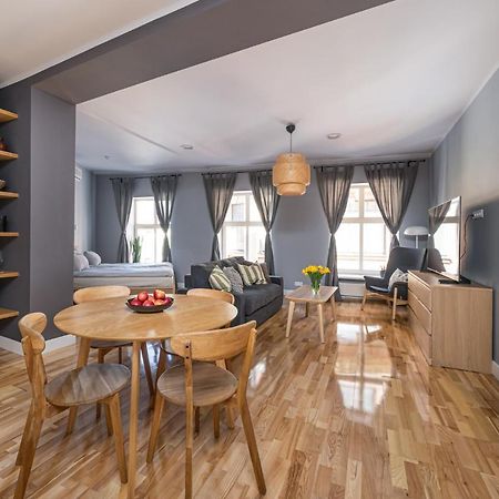 Romantic And Spacious Apartment In Riga Old Town ภายนอก รูปภาพ