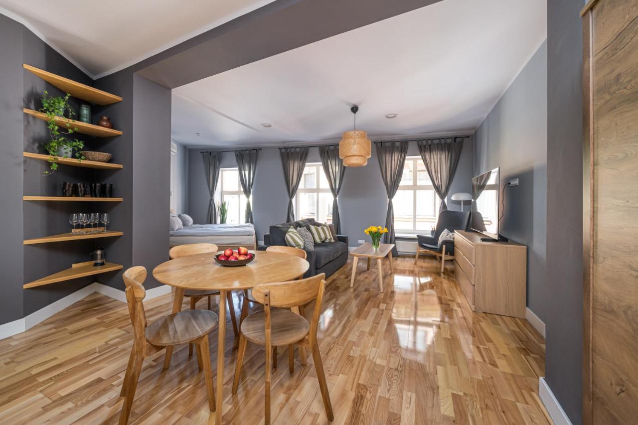 Romantic And Spacious Apartment In Riga Old Town ภายนอก รูปภาพ
