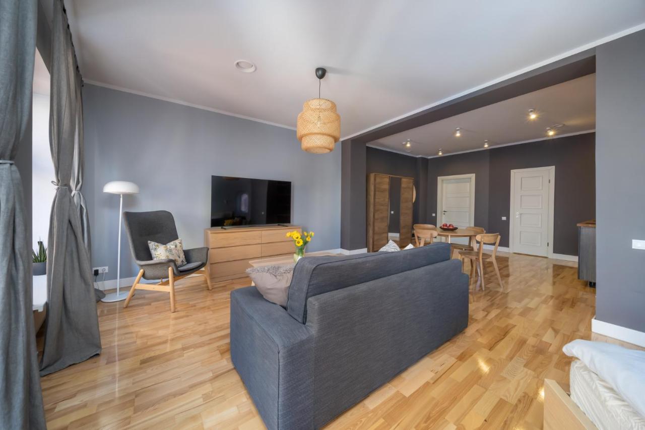 Romantic And Spacious Apartment In Riga Old Town ภายนอก รูปภาพ