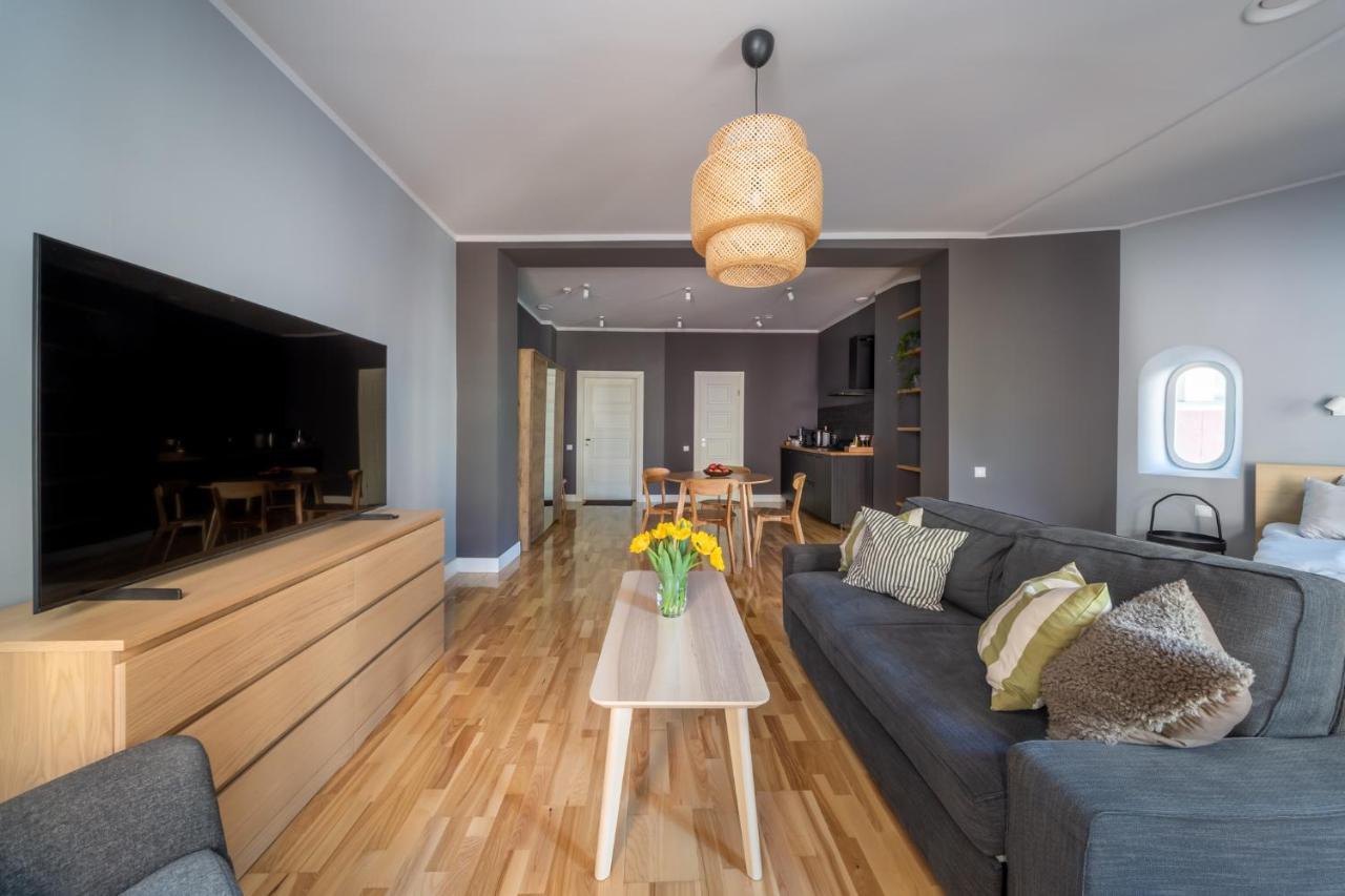 Romantic And Spacious Apartment In Riga Old Town ภายนอก รูปภาพ